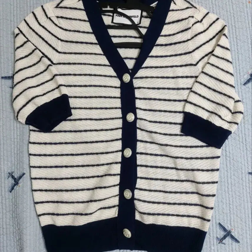 [BUNJANG] Karl Lagerfeld Striped Short Sleeve Cardigan / 칼라거펠트 스트라이프반팔가디건55