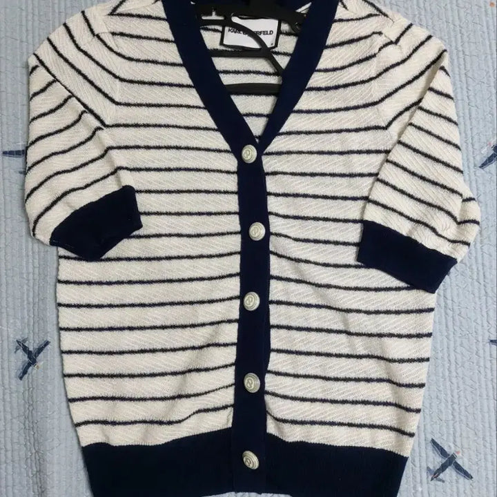 [BUNJANG] Karl Lagerfeld Striped Short Sleeve Cardigan / 칼라거펠트 스트라이프반팔가디건55