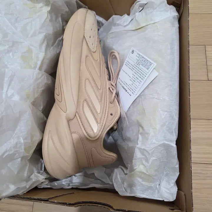 [SOLD OUT] 아디다스 운동화  새상품팝니다.