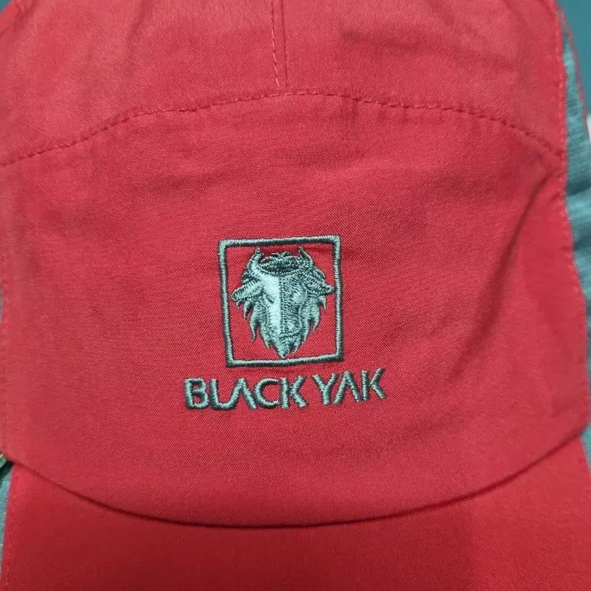 [BUNJANG] Black Yak Gore-Tex Red Ball Cap / 블랙야크 고어텍스 귀도리 볼캡 남자보통두상ㅡ0410