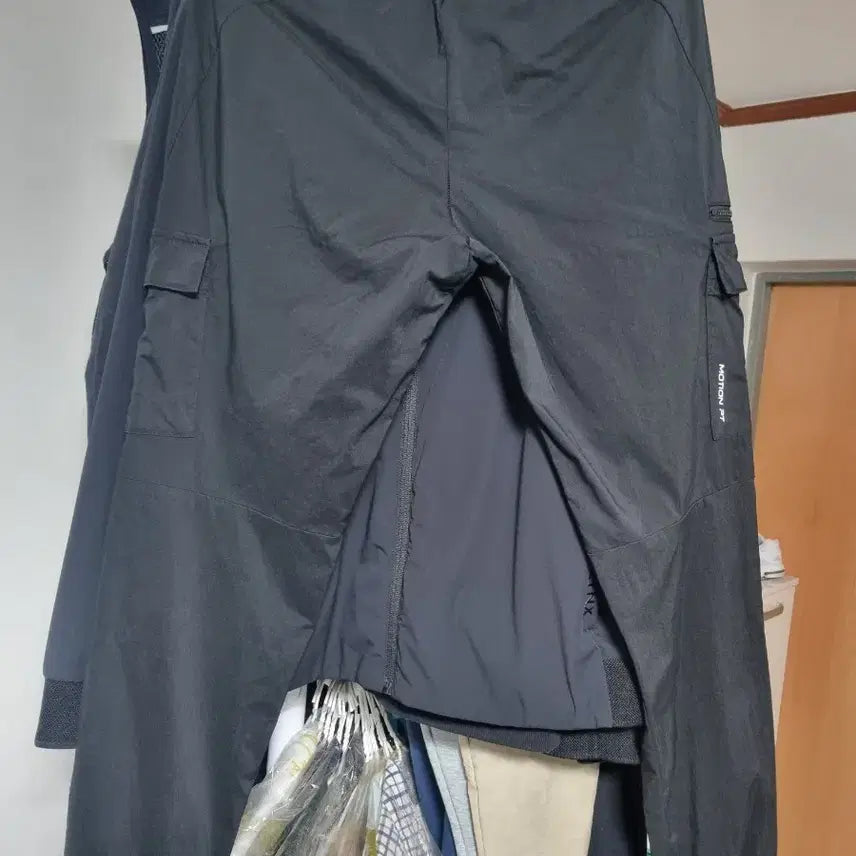 [BUNJANG] Descente Black Cargo Jogger Training Pants / (세탁 완료)데상트 블랙 카고 조거 트레이닝 바지 28~30사이즈