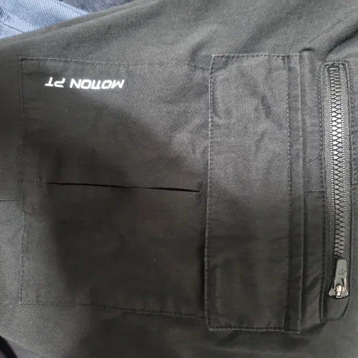 [BUNJANG] Descente Black Cargo Jogger Training Pants / (세탁 완료)데상트 블랙 카고 조거 트레이닝 바지 28~30사이즈