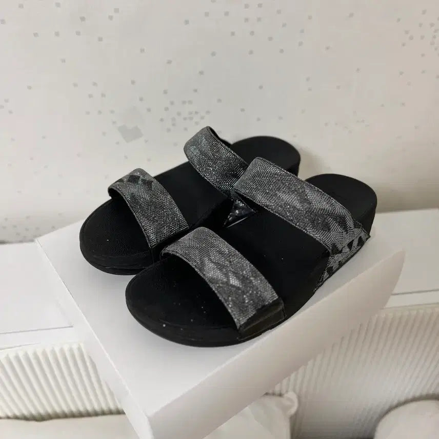 [SOLD OUT] 핏플랍 글리터 샌들 슬리퍼
