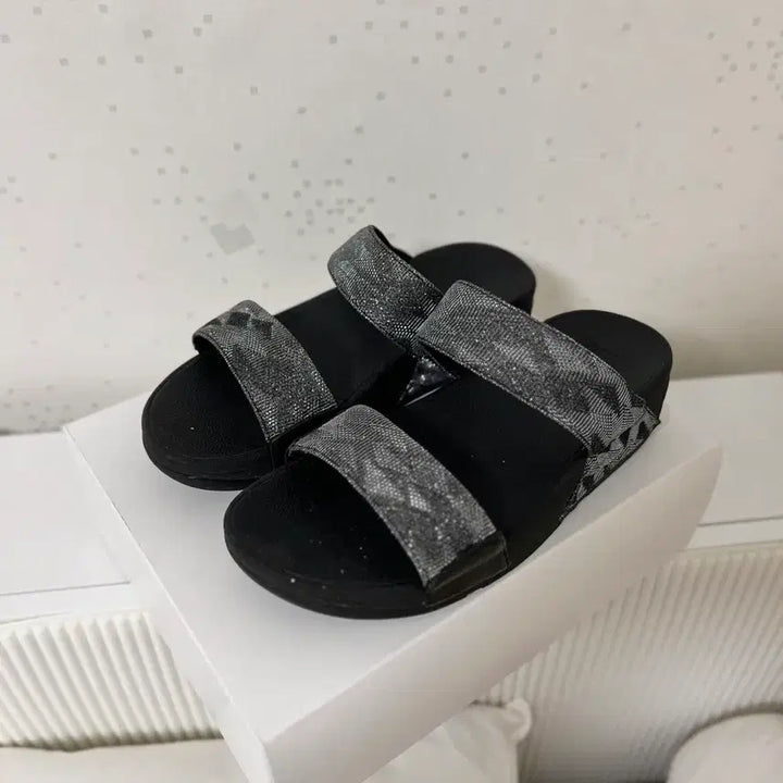 [SOLD OUT] 핏플랍 글리터 샌들 슬리퍼