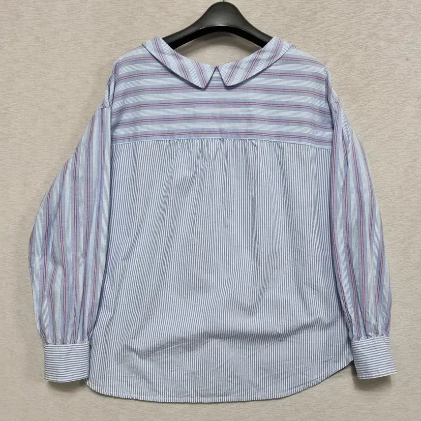 [SOLD OUT] ㅡ 썰스데이 아일랜드 남방 여55-66ㅡ0410