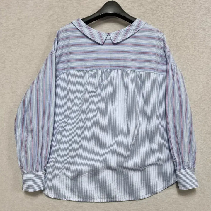 [SOLD OUT] ㅡ 썰스데이 아일랜드 남방 여55-66ㅡ0410