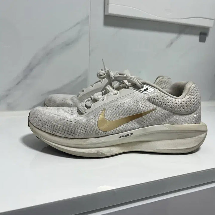 [BUNJANG] Nike One Flow 240 Running Shoes / 나이키 원플로 11 240 런닝화
