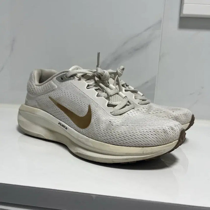 [BUNJANG] Nike One Flow 240 Running Shoes / 나이키 원플로 11 240 런닝화