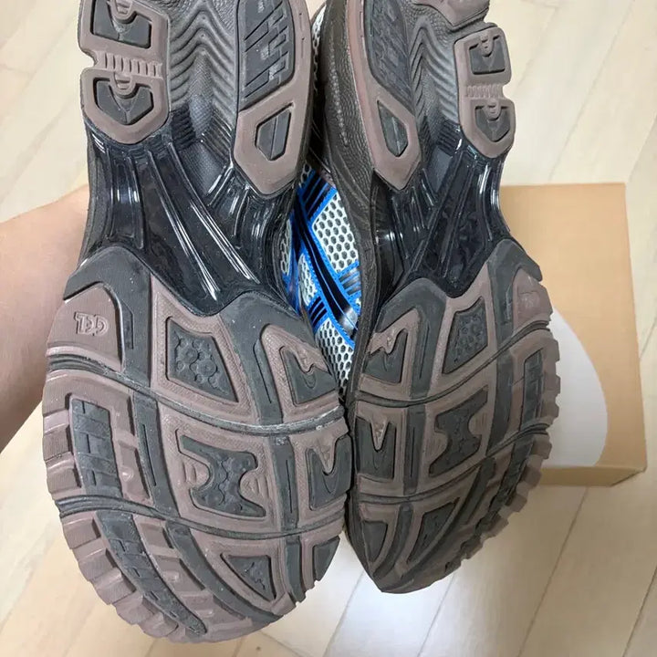 [BUNJANG] Asics Gel Kayano 14 Cream/Blue Coast Sneakers / 아식스 젤 카야노 14 크림/블루 코스트 285