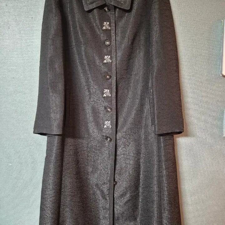 [BUNJANG] Embroidered Quilted Coat / 누빔 자수 코트
