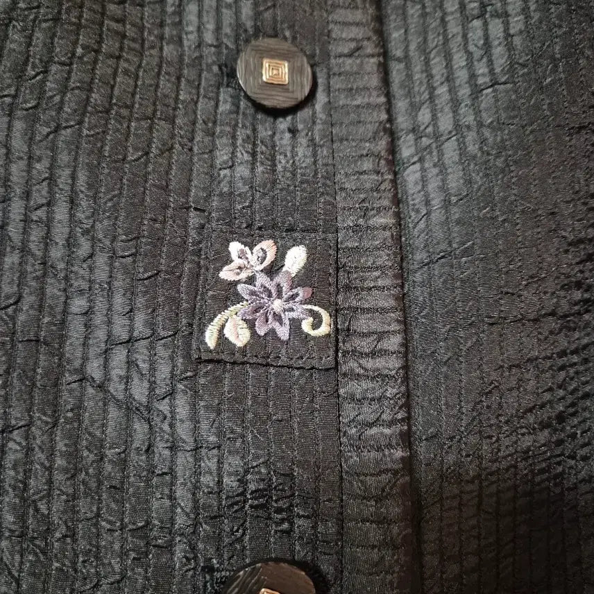 [BUNJANG] Embroidered Quilted Coat / 누빔 자수 코트