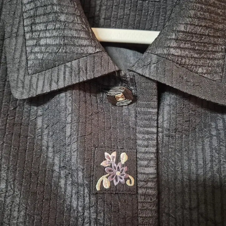 [BUNJANG] Embroidered Quilted Coat / 누빔 자수 코트