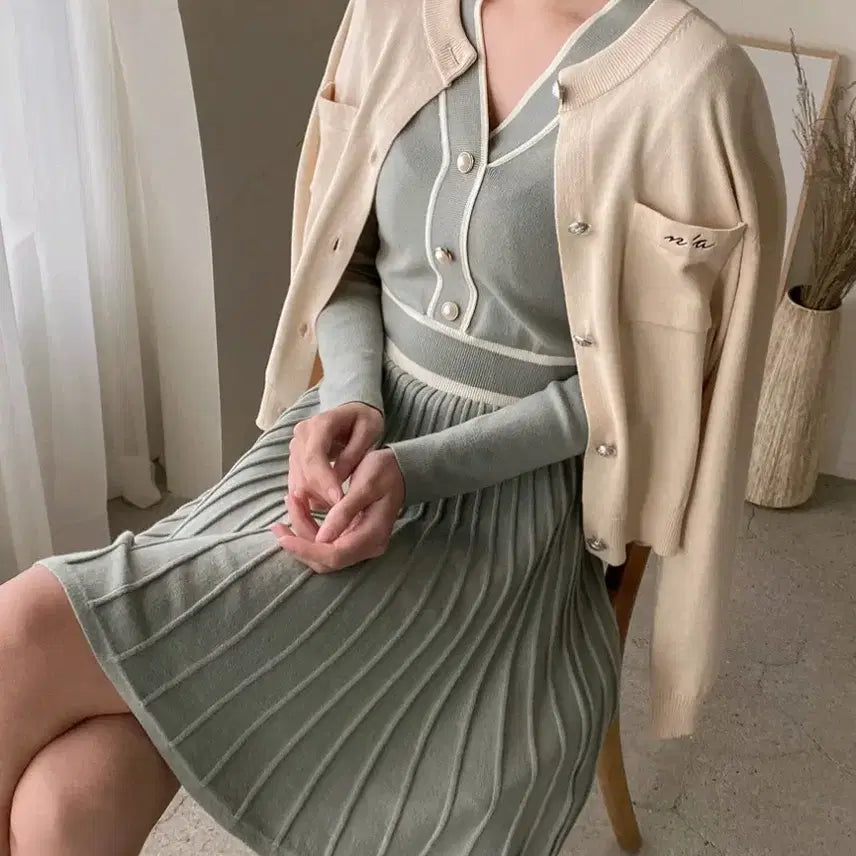 [BUNJANG] Nain Feminine Fit &amp; Flare Knit Dress / 새상품 나인 페미닌 핏앤플레어 니트 원피스, 더스트민트, free