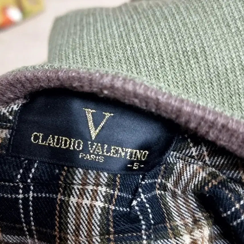 [BUNJANG] CLAUDIO VALENTINO Khaki Sweatshirt / 일본제 CLAUDIO VALENTINO 맨투맨 티셔츠(95.100)