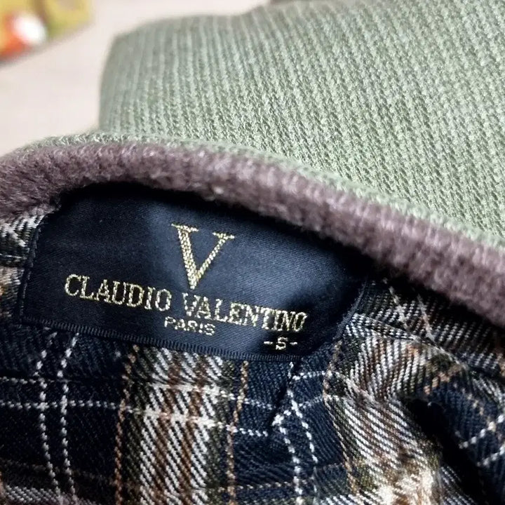 [BUNJANG] CLAUDIO VALENTINO Khaki Sweatshirt / 일본제 CLAUDIO VALENTINO 맨투맨 티셔츠(95.100)