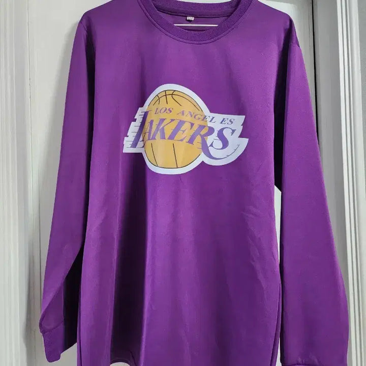 [BUNJANG] LA Lakers Purple Crewneck T-shirt L Size / LA레이커스 Lakers 퍼플 맨투맨 티셔츠 L사이즈 팝니다.
