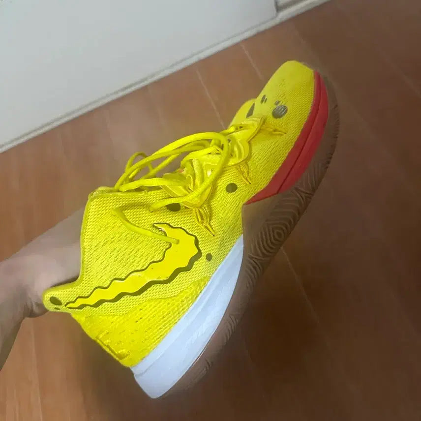 [BUNJANG] Nike Kyrie 5 SpongeBob Sneakers / 나이키 카이리 5 스폰지밥 300