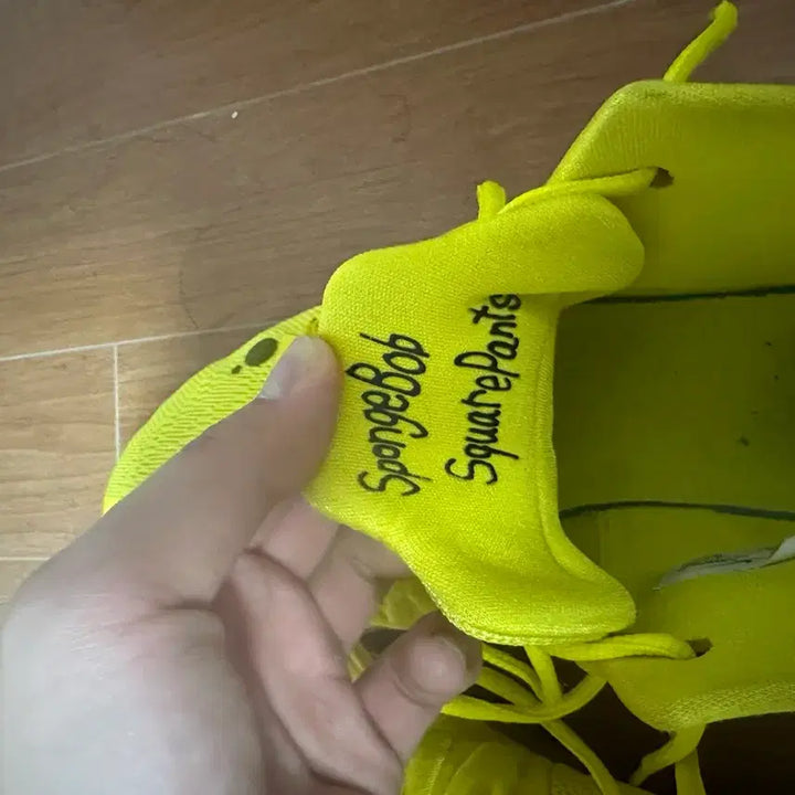[BUNJANG] Nike Kyrie 5 SpongeBob Sneakers / 나이키 카이리 5 스폰지밥 300