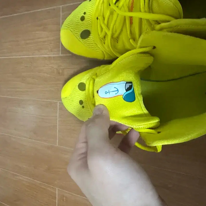 [BUNJANG] Nike Kyrie 5 SpongeBob Sneakers / 나이키 카이리 5 스폰지밥 300