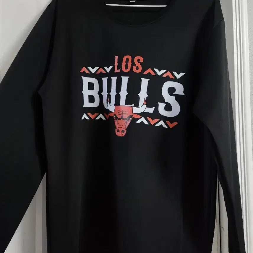 [BUNJANG] Chicago Bulls Black Long Sleeve T-shirt / 시카고 불스 맨투맨 블랙 긴팔 티셔츠 L사이즈 팝니다.