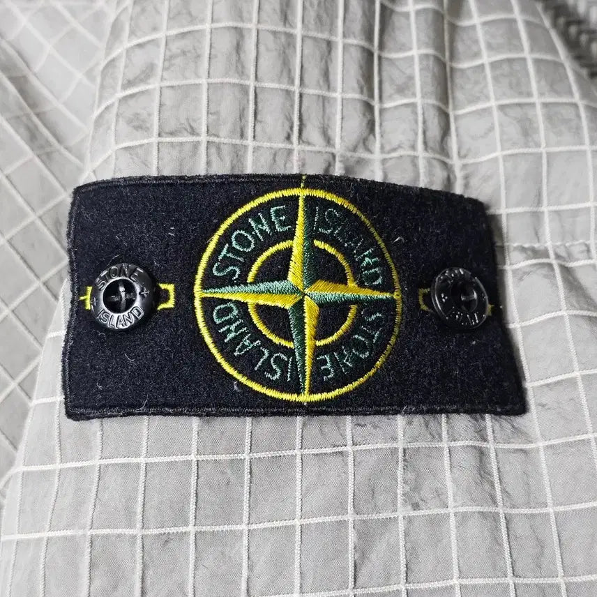 [SOLD OUT] 스톤아일랜드 매크로 립스탁 나일론 메탈 다운 자켓