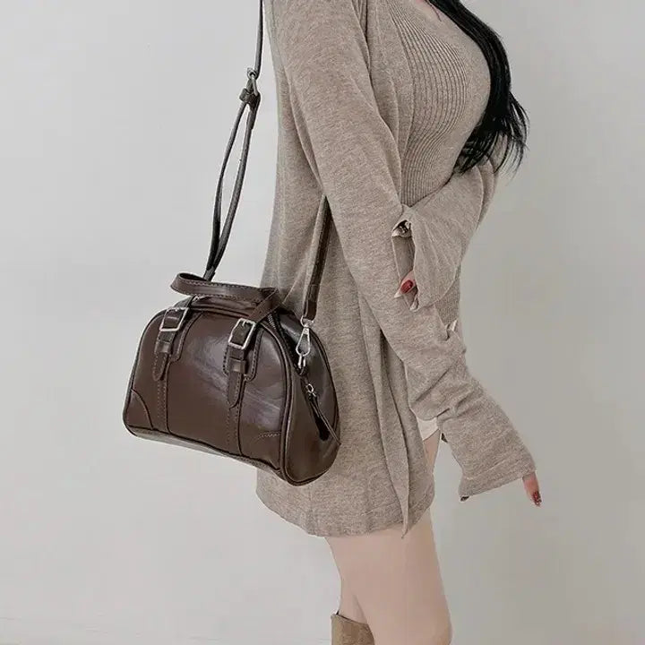 [BUNJANG] Boston Two-Buckle Cross Dot Bag Shoulder Bag Ivory / 보스턴 투버클 크로스 도트백 가방 숄더백 아이보리 (끈포함)