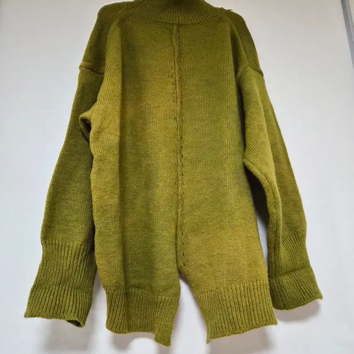 [BUNJANG] Olive Turtleneck Loose Fit Knit Sweater / 올리브색 터틀넥 루즈핏 니트