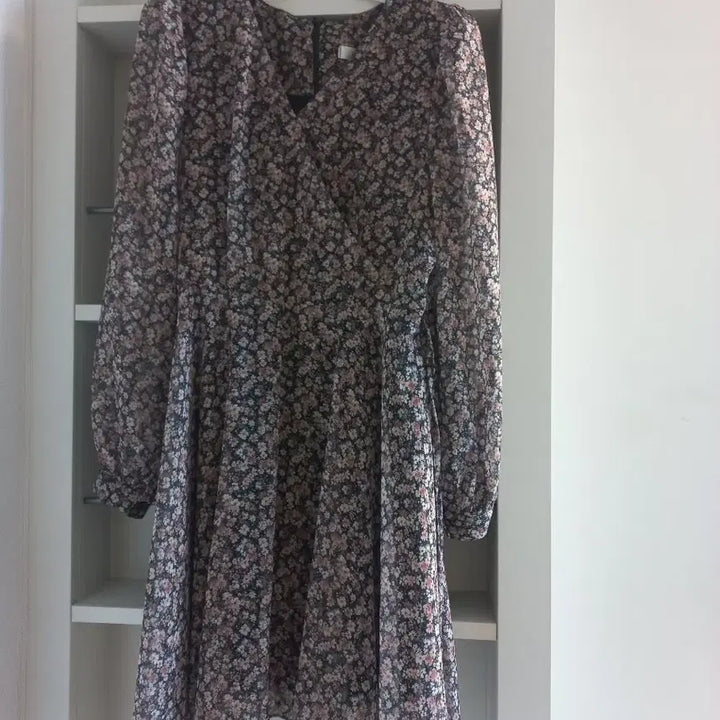 [BUNJANG] Attrangs Floral Print Mini Dress / 아뜨랑스 잔꽃 패턴 미니원피스