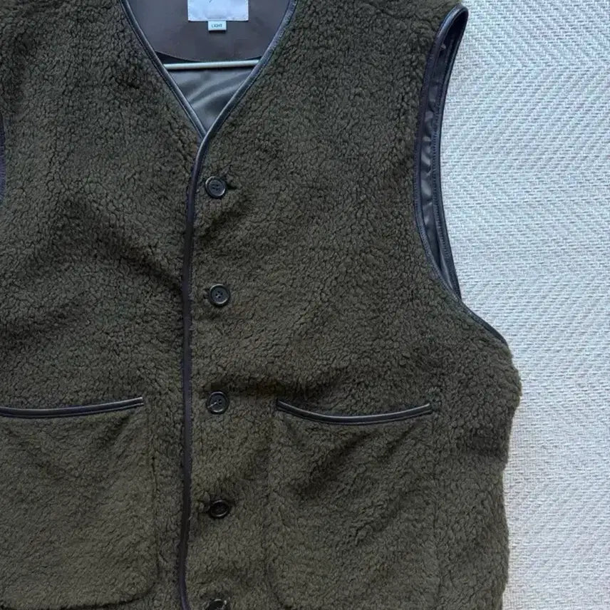 [BUNJANG] Youth Leather Trimmed Wool Pile Vest Brown L / 25FW 유스 레더 트리밍 울 파일 베스트 브라운 L