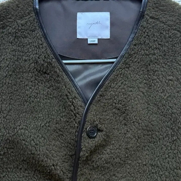[BUNJANG] Youth Leather Trimmed Wool Pile Vest Brown L / 25FW 유스 레더 트리밍 울 파일 베스트 브라운 L