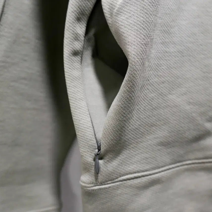 [BUNJANG] Roughside Sweatshirt Pale Green / (KR/2) 러프사이드 스웻셔츠 페일 그린