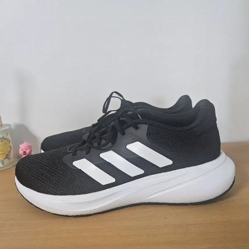 [SOLD OUT] 아디다스 리스폰스 러너 270사이즈 런닝화(택포)