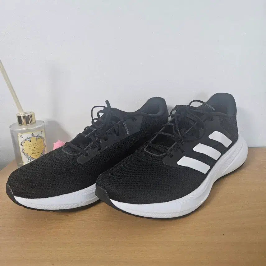 [SOLD OUT] 아디다스 리스폰스 러너 270사이즈 런닝화(택포)