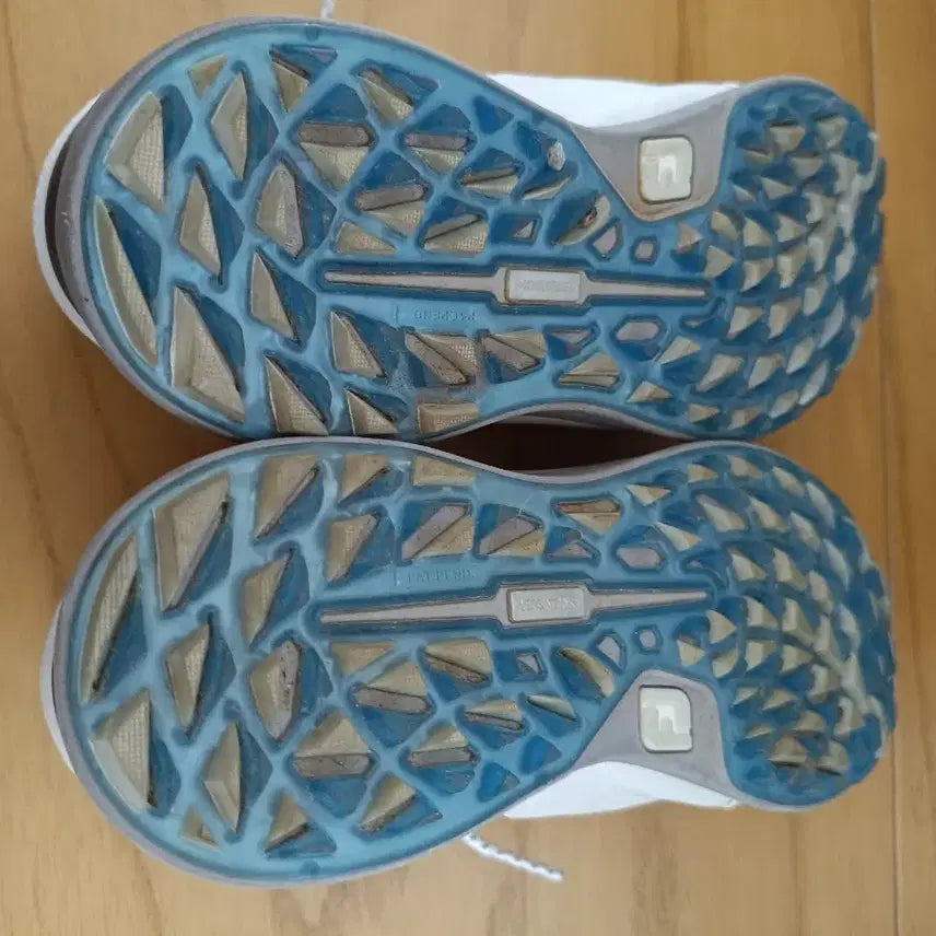 [BUNJANG] FootJoy FJ White Golf Shoes (Size 235) / 풋조이 FJ 골프화 화이트 사이즈 235
