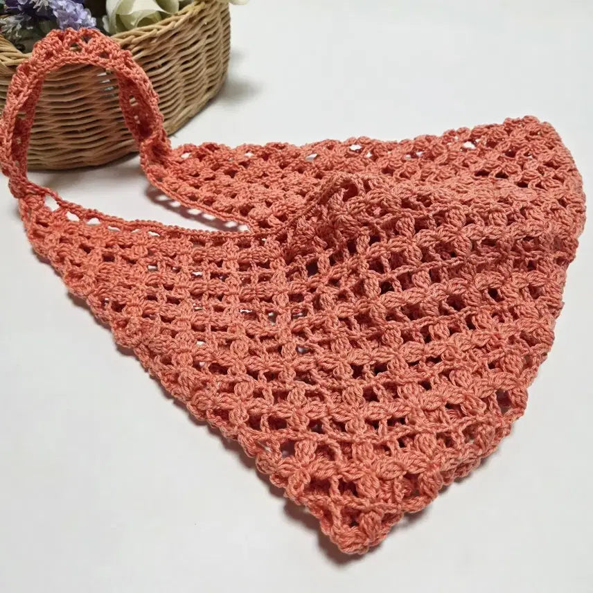 [BUNJANG] Hand-Knitted Floral Hobo Bag / 손뜨개 꽃무늬 호보백(샘플할인)