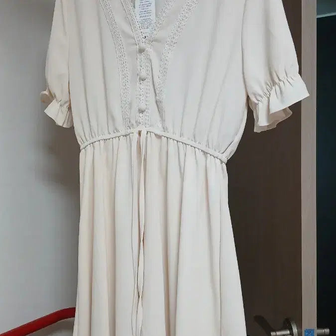[SOLD OUT] 아이보리 반팔 원피스