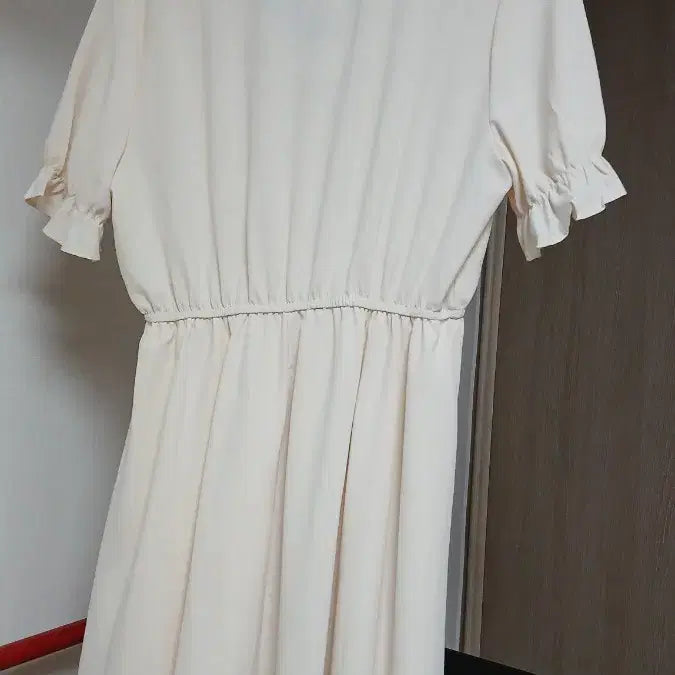 [SOLD OUT] 아이보리 반팔 원피스