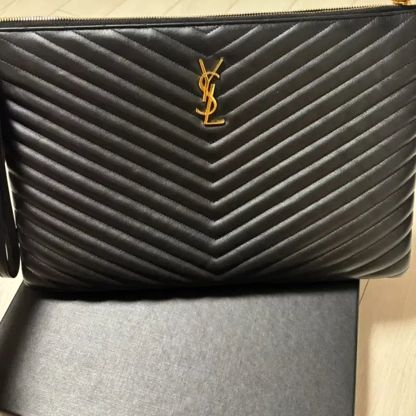 [BUNJANG] Saint Laurent Monogram Black Large Clutch Bag / 생로랑 모노그램 블랙 라지 클러치백