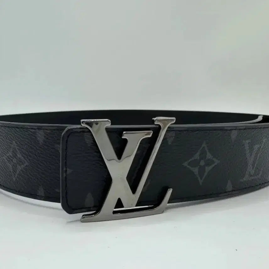 [SOLD OUT] 루이비통 LV 이니셜 모노그램 이클립스 리버시블 양면 남성벨트 M9043