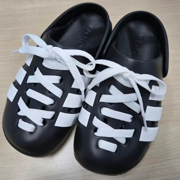 [SOLD OUT] [풀박스/새상품] 아디다스 크록스 판매 275 (가격 조정 가능)
