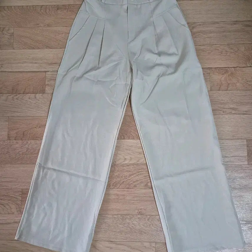 [BUNJANG] Ivory Pleated Wide Pants / [새상품] 아이보리색 플리츠 와이드 팬츠