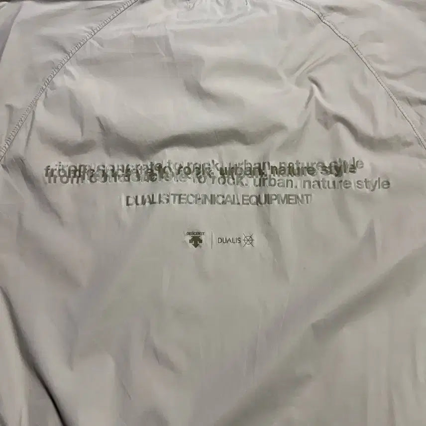 [BUNJANG] Descente DUALIS Pullover Windbreaker / 데상트 DUALIS 풀오버 바람막이
