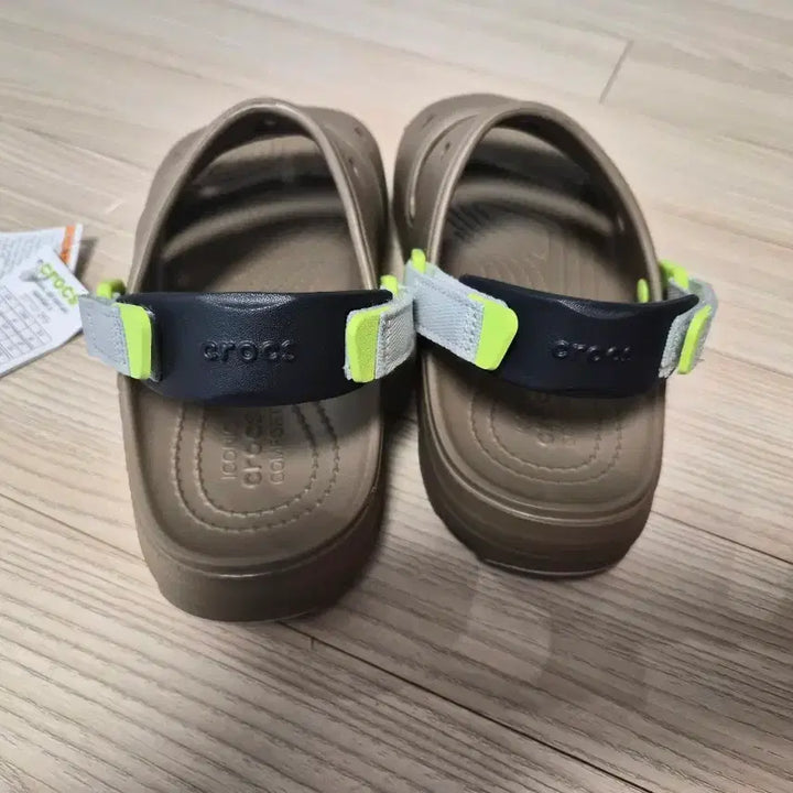 [BUNJANG] Crocs J6 250 Sandals / 크록스 j6 250 새상품