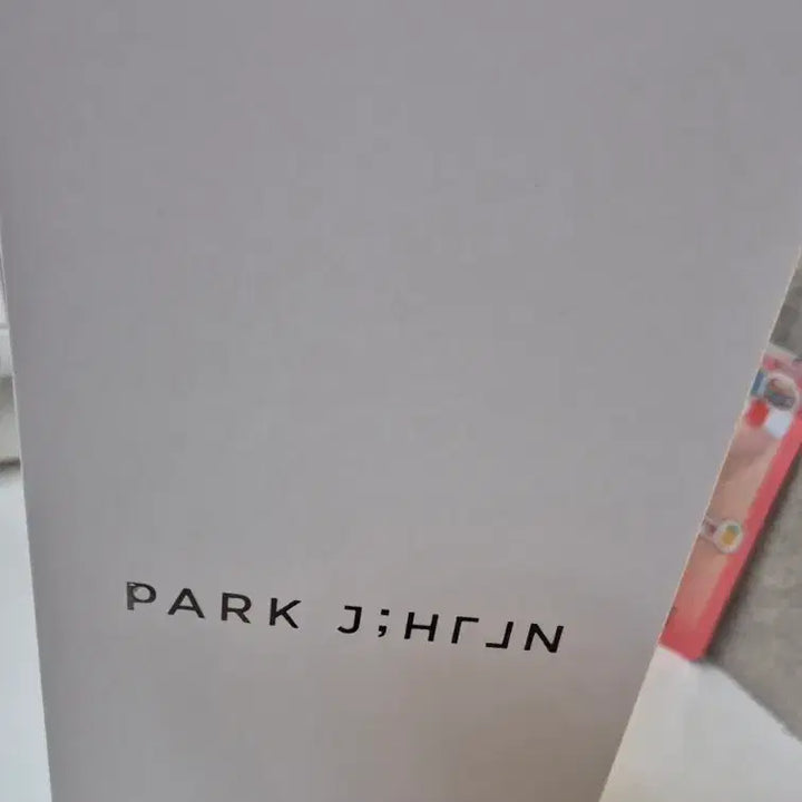 [BUNJANG] Park Jihoon Official Light Stick with Silver Hair Photocard / 박지훈 뽑봉 팝니다(은발 박지훈 포카 포함)