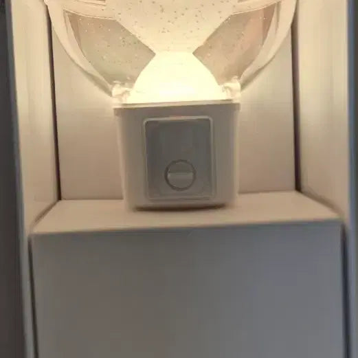 [BUNJANG] Park Jihoon Official Light Stick with Silver Hair Photocard / 박지훈 뽑봉 팝니다(은발 박지훈 포카 포함)