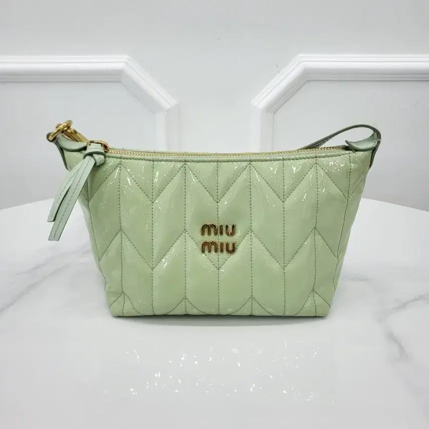 [SOLD OUT] 미우미우 스피릿 페이던트 메로나 미니백 5NE841