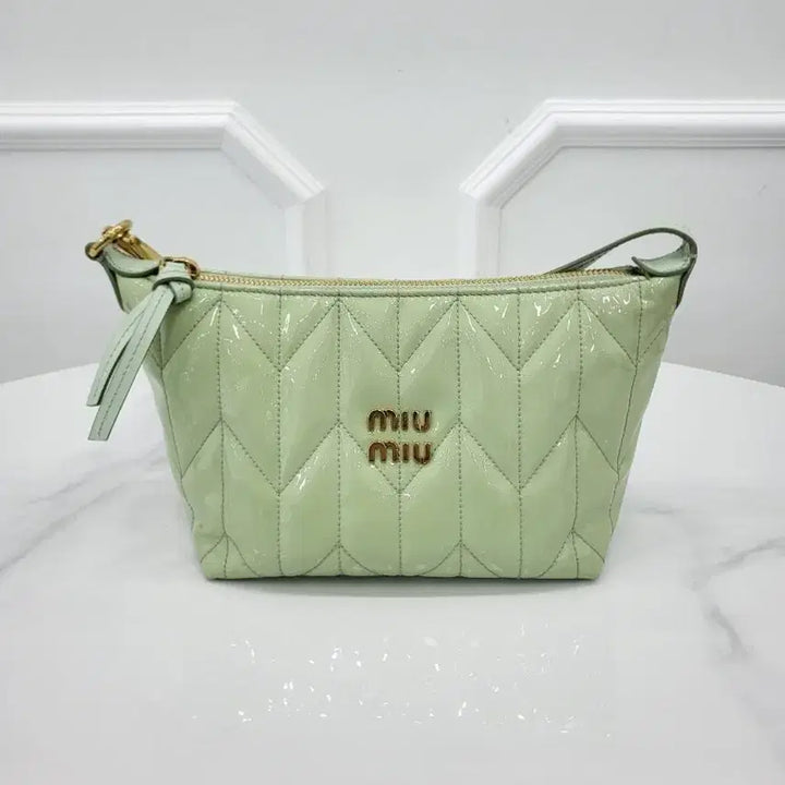 [SOLD OUT] 미우미우 스피릿 페이던트 메로나 미니백 5NE841