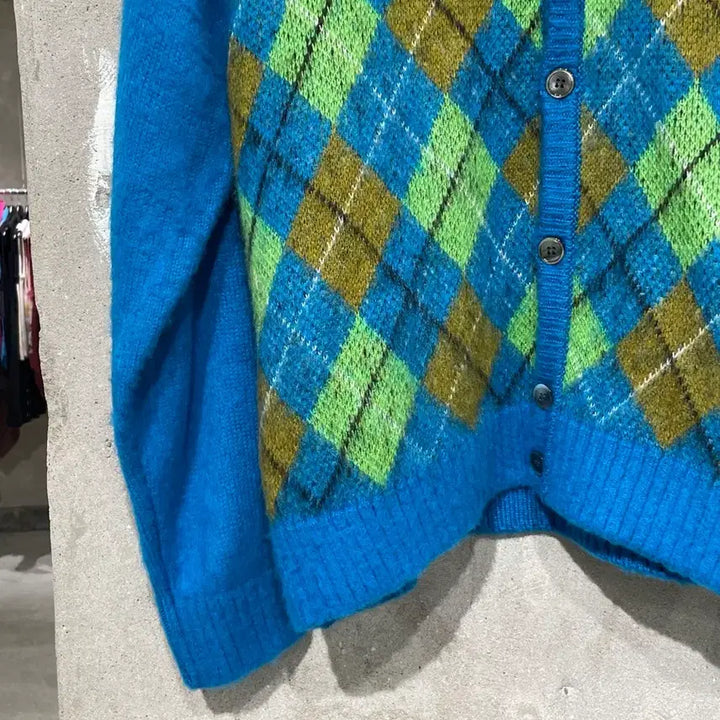 [BUNJANG] thisisneverthat Sapphire Argyle Acrylic Cardigan / 디스이즈네버댓 사파이어 아가일 아크릴 가디건