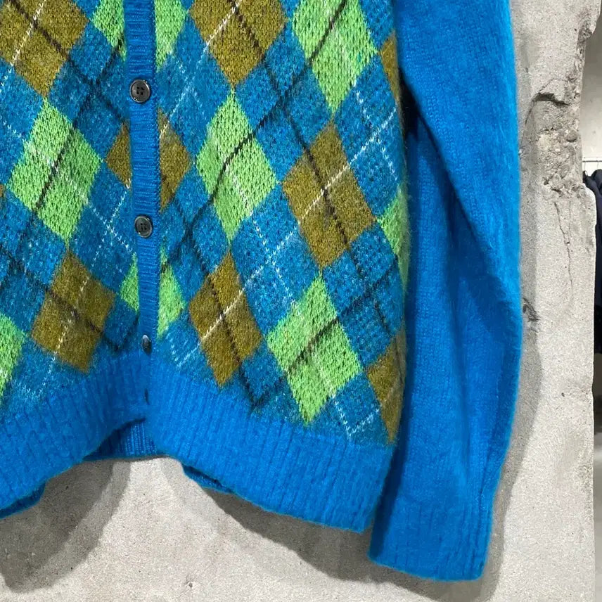 [BUNJANG] thisisneverthat Sapphire Argyle Acrylic Cardigan / 디스이즈네버댓 사파이어 아가일 아크릴 가디건