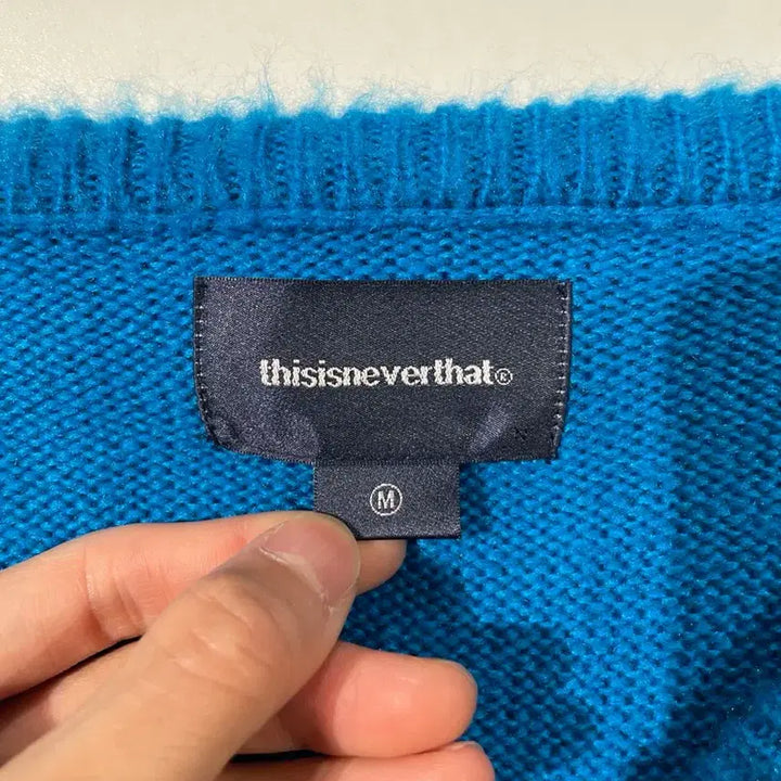 [BUNJANG] thisisneverthat Sapphire Argyle Acrylic Cardigan / 디스이즈네버댓 사파이어 아가일 아크릴 가디건
